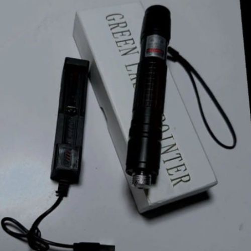 Very Powerful Green Laser Light Aluminum Alloy Body Black Color Two Mode Lighting