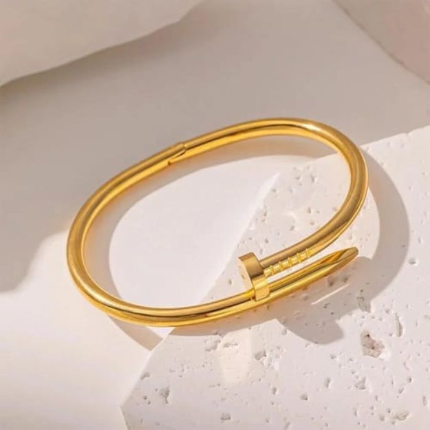 QVT-139 Cartier Nail Bangle – Stainless Steel | Iconic Luxury Design (Golden)