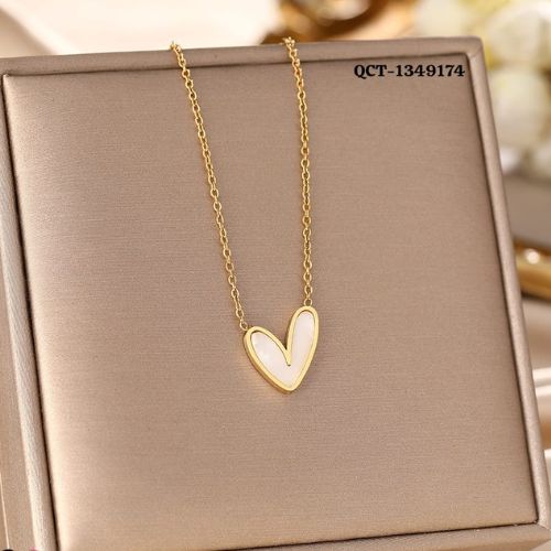QCT-174 Mini Heart Stainless Steel Necklace – Elegant Jewellery for Women