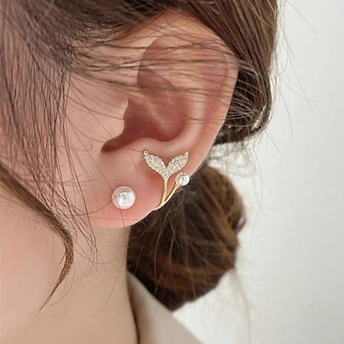 AUJ-939 Korean Fish Tail Earrings – BLACK