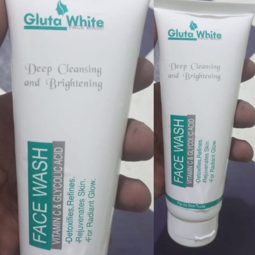 Gluta White Face Wash Deep Cleansing And Brightening