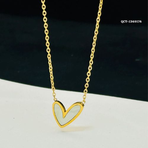 QCT-174 Mini Heart Stainless Steel Necklace – Elegant Jewellery for Women