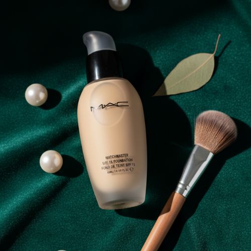 MAC Matchmaster SPF 15 Foundation – Shade NC25 | Medium Buildable Coverage