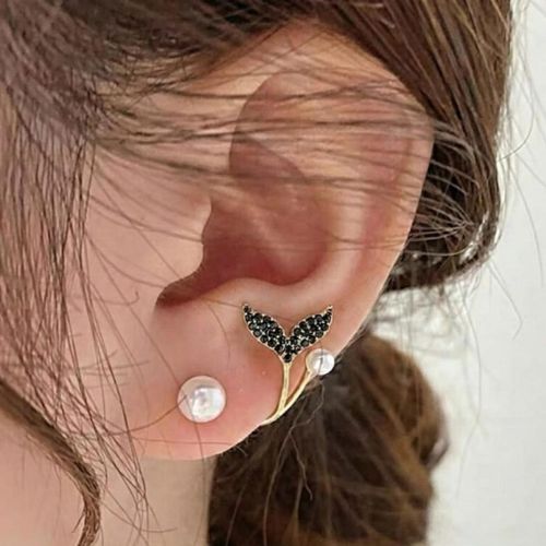 AUJ-939 Korean Fish Tail Earrings – BLACK